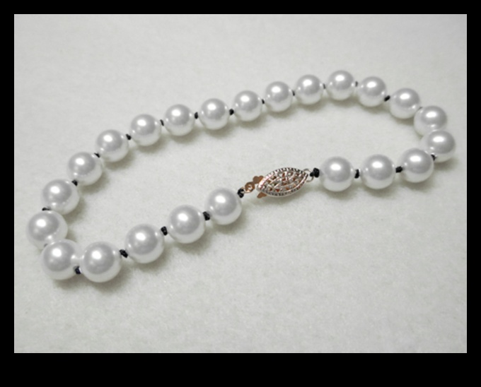 Glistening Pearls: Φωτίστε τα βήματά σας με Pearl Anklet