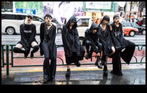 Street Chic Chronicles: An Insider's Guide to Urban Apparel