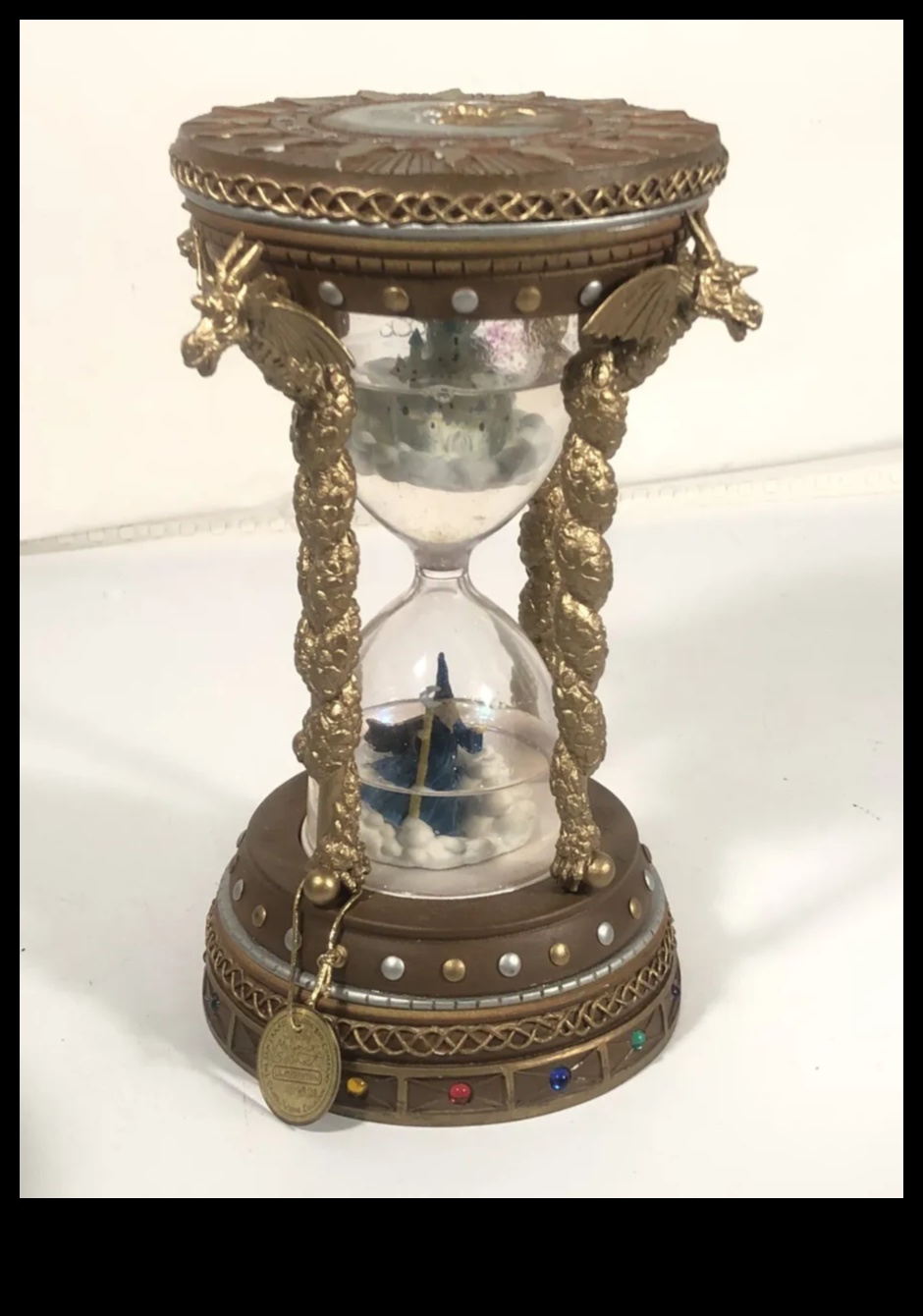 Vintage Visions: Αγκαλιάστε το Splendor of Antique Gems