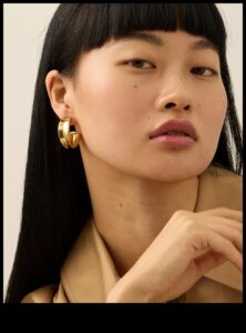 Διακοσμήστε κάθε σας εμφάνιση: Τα βασικά κοσμήματα μόδας σας περιμένουν