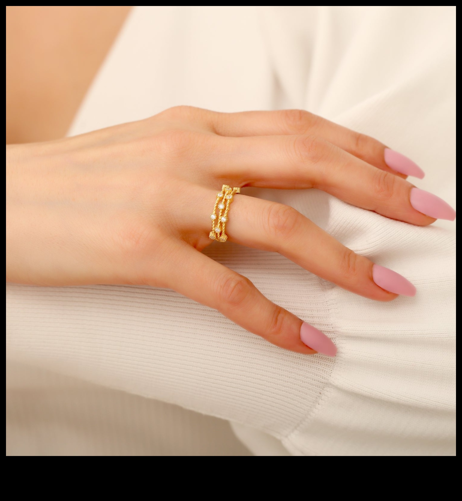 Radiant Reverie: Μεταμορφώστε το στυλ σας με διαχρονικό χρυσό